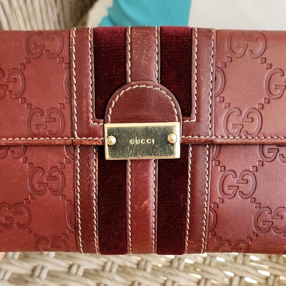 Gucci Vintage Burgundy Leather Wallet - Picture 17 of 17